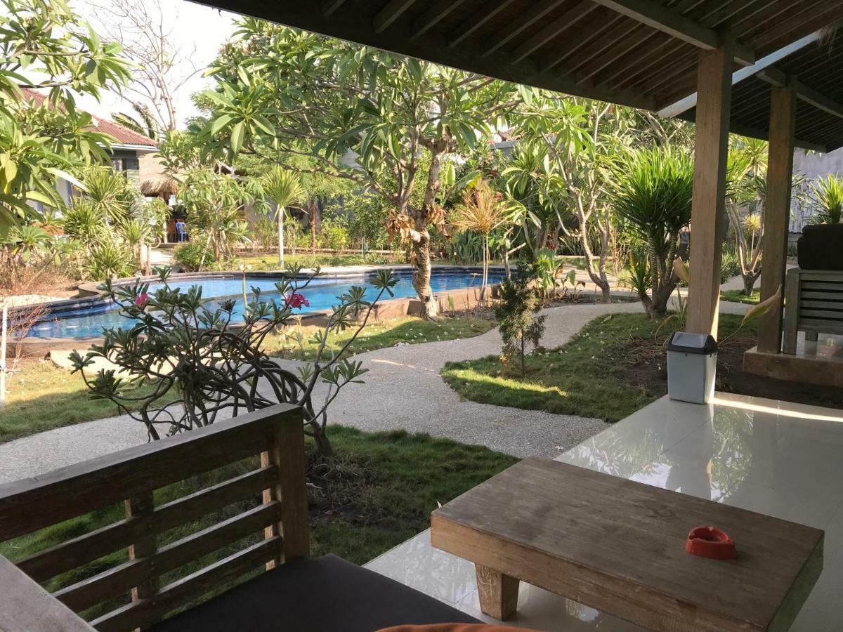 Maha Putri Bungalows Gili Trawangan Bagian luar foto